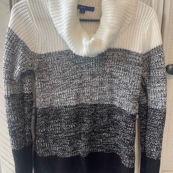 Apt 9 sweater - Picture 3 of 3